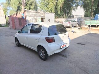 1999 Toyota Vitz I (P10), белый, 190000 рублей, вид 5