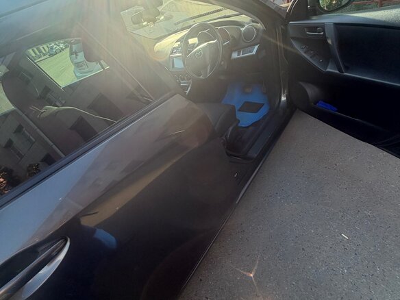 2011 Mazda Axela II Рестайлинг, серебристый, 800000 рублей - вид 8