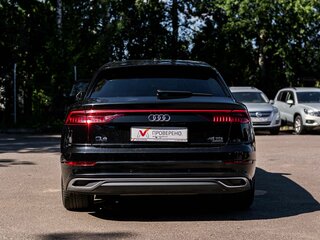 2022 Audi Q8 45 TDI I (4M), чёрный, 5929000 рублей, вид 4