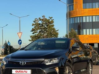 2017 Toyota Camry VII (XV50) Рестайлинг, чёрный, 1930000 рублей, вид 1