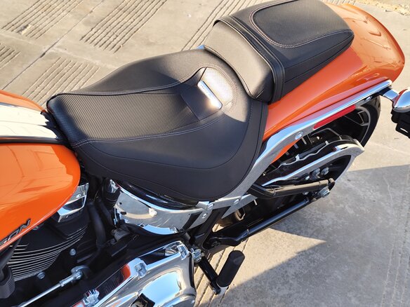 2023 Harley-Davidson Breakout, оранжевый, 1990000 рублей - вид 13