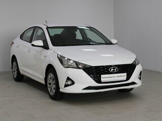 2021 Hyundai Solaris II Рестайлинг, белый, 1559900 рублей, вид 1