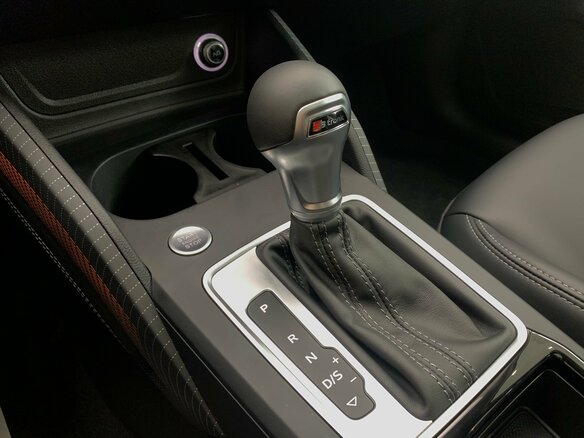 2026 Audi Q2 35 TFSI I Рестайлинг, серый, 3799000 рублей - вид 17