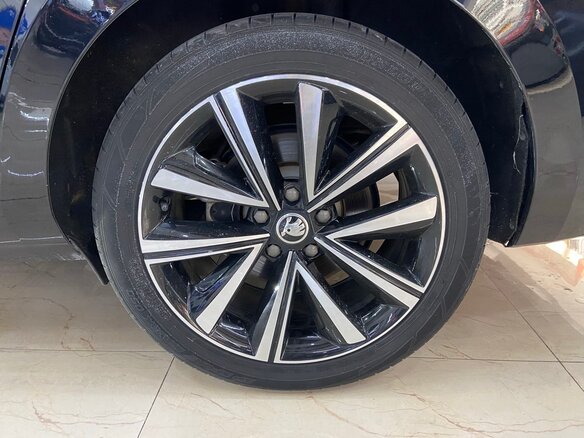 2022 Skoda Superb III Рестайлинг, чёрный, 3622000 рублей - вид 8