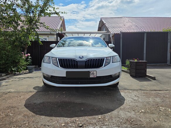 2019 Skoda Octavia III (A7) Рестайлинг, белый, 1750000 рублей