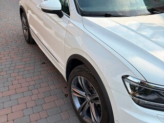 2018 Volkswagen Tiguan II, белый, 3400000 рублей, вид 4