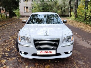 2012 Chrysler 300C II, белый, 1800000 рублей, вид 5