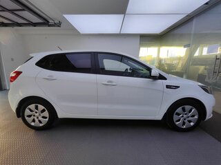 2012 Kia Rio 4-speed III, белый, 1030000 рублей, вид 4