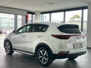 2020 Kia Sportage IV Рестайлинг, белый, 2369000 рублей, вид 4