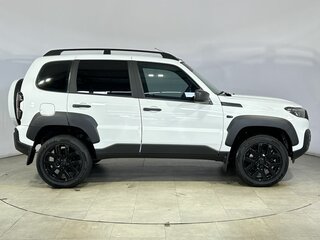 2025 Lada (ВАЗ) Niva Travel I Рестайлинг, белый, 1400000 рублей, вид 5