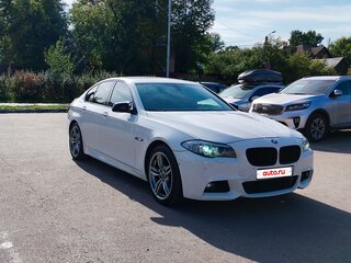 2012 BMW 5 серии 535i xDrive VI (F10/F11/F07), белый, 1900000 рублей, вид 4