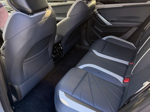 2024 Geely Atlas II, синий, 2800000 рублей - вид 17