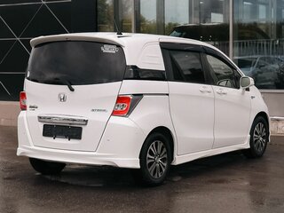 2014 Honda Freed Spike I Рестайлинг, белый, 1155000 рублей, вид 5