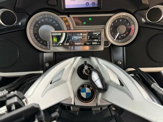 2011 BMW K 1600 GTL, серебристый, 910000 рублей, вид 4