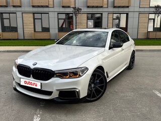 2018 BMW 5 серии 540i xDrive VII (G30/G31/G38), белый, 4450000 рублей, вид 3