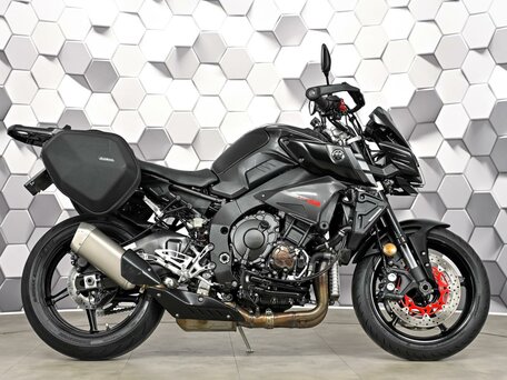 2017 Yamaha MT-10, чёрный, 1149000 рублей, вид 3