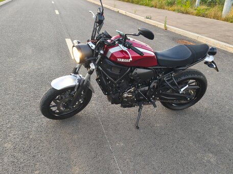 2017 Yamaha XSR700, красный, 610000 рублей, вид 3