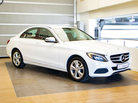 2015 Mercedes-Benz C-Класс 200 IV (W205), белый, 2565000 рублей - вид 2