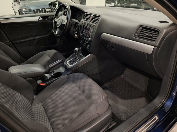 2012 Volkswagen Jetta VI, синий, 1150000 рублей - вид 8