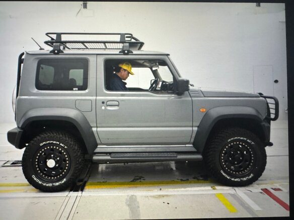 2021 Suzuki Jimny Sierra IV, серый, 1900000 рублей - вид 4