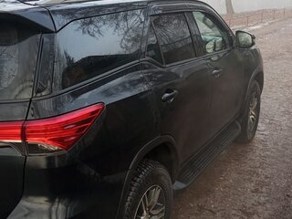 2021 Toyota Fortuner II Рестайлинг, чёрный, 3700000 рублей, вид 3