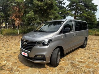2019 Hyundai Grand Starex I Рестайлинг 2, серый, 4100000 рублей, вид 1
