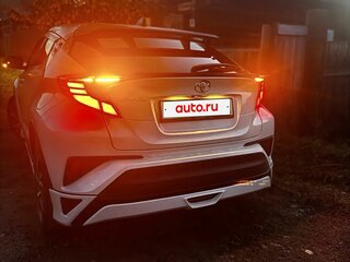 2020 Toyota C-HR I Рестайлинг, белый, 2500000 рублей, вид 4
