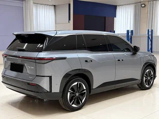 2025 Toyota bZ3X 58.3 kWh, серый, 2675000 рублей, вид 4
