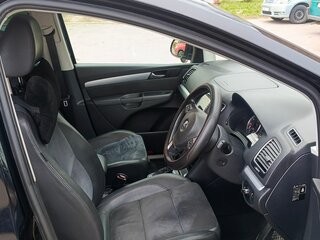 2011 Volkswagen Sharan II, чёрный, 890000 рублей, вид 2