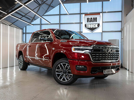 2026 Ram 1500 Crew Cab eTorque V Рестайлинг, красный, 12019113 рублей, вид 1
