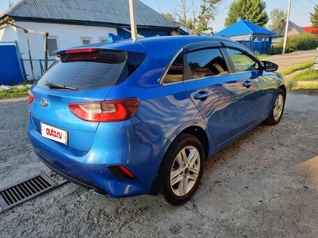 2018 Kia Ceed III, синий, 1650000 рублей, вид 4