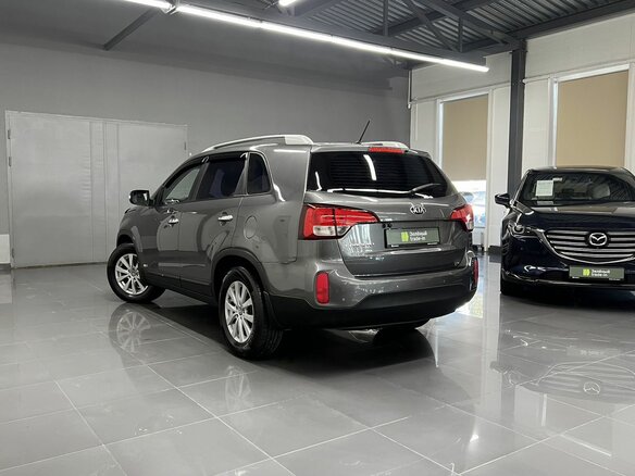 2014 Kia Sorento II Рестайлинг, серый, 1315000 рублей - вид 5