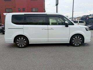 2023 Honda Stepwgn Spada VI, белый, 2260300 рублей, вид 4