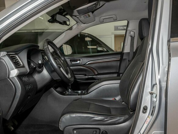2015 Toyota Highlander III (XU50), серебристый, 2300000 рублей - вид 6