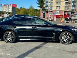 2022 Kia Stinger I Рестайлинг, чёрный, 3199000 рублей, вид 4