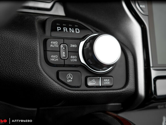 2025 Ram 1500 Crew Cab V Рестайлинг, чёрный - вид 9