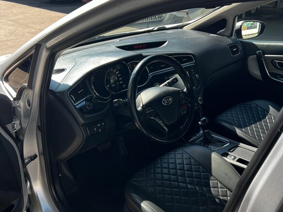 2015 Kia Ceed II Рестайлинг, серебристый, 1250000 рублей - вид 10