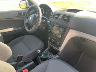 2016 Skoda Yeti I Рестайлинг, белый, 999999 рублей, вид 4