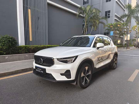 2024 Volvo XC40 I Рестайлинг, белый, 3535749 рублей, вид 1