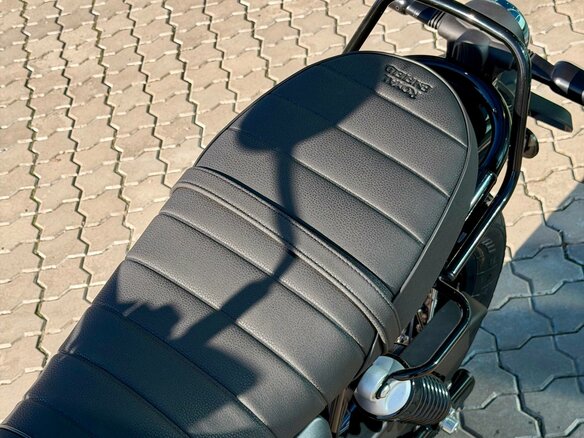 2026 Royal Enfield Bear 650, чёрный, 737000 рублей - вид 11