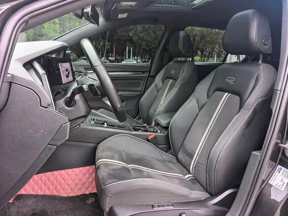 2022 Volkswagen Golf VIII, чёрный, 1710000 рублей - вид 7