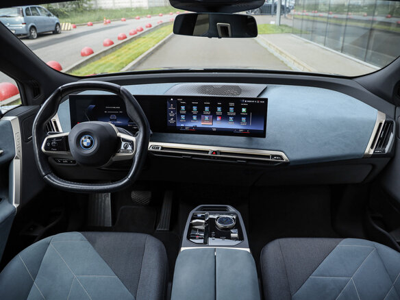 2021 BMW iX xDrive40 I (I20), серый, 5430703 рублей - вид 13