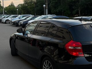 2011 BMW 1 серии 116i I (E81/E82/E87/E88) Рестайлинг, чёрный, 870000 рублей, вид 4