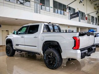 2023 Toyota Tundra CrewMax III, белый, 7778000 рублей, вид 4