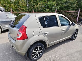 2011 Renault Sandero I, бежевый, 620000 рублей, вид 4
