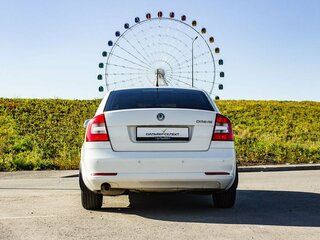 2013 Skoda Octavia II (A5) Рестайлинг, белый, 1050000 рублей, вид 4