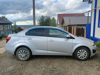 2013 Chevrolet Aveo II, серебристый, 690000 рублей, вид 3