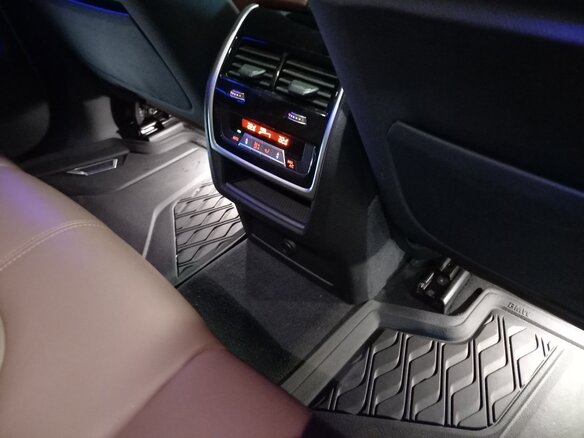 2018 BMW X5 M50d IV (G05/G18), белый, 6100000 рублей - вид 11