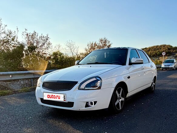 2014 Lada (ВАЗ) Priora I Рестайлинг, белый, 500000 рублей - вид 1