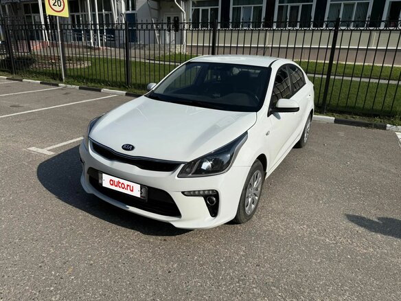 2019 Kia Rio IV, белый, 1380000 рублей - вид 4